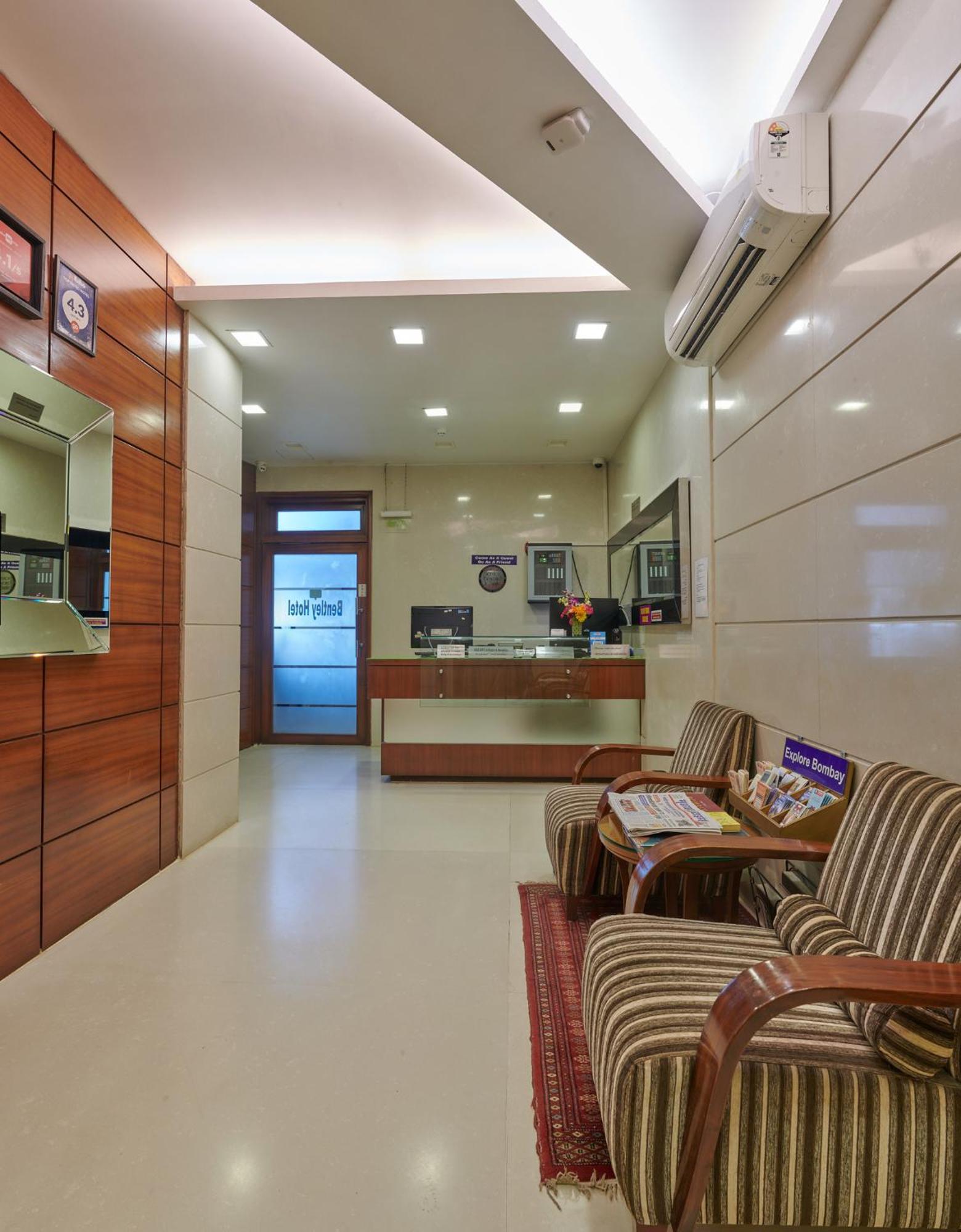 Bentley Hotel Marine Drive Mumbai Exterior foto