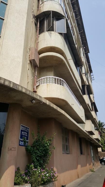 Bentley Hotel Marine Drive Mumbai Exterior foto